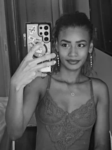 morena-399 Public Pic 2