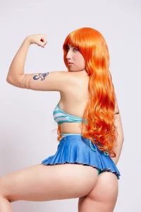sweetlyundone Beauty is my weapon, money is my weakness and the sea is my territory. 🌊💰🍊 Pic 2