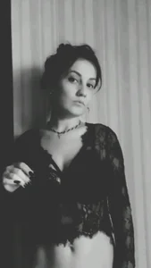 ElisLoveq Public Pic 4