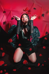 Brandy_collinssShall we celebrate Valentine's Day together?图片 2