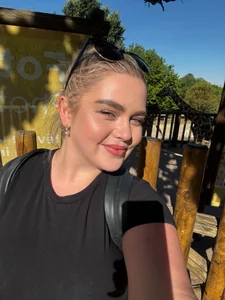 April_Vancee Vacation in Spain 🔥 Foto 3