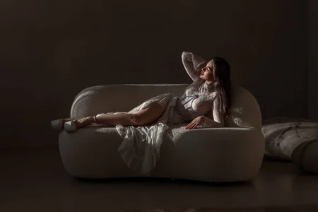 StacyStone white suited her so well... Foto 7