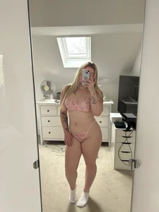 Scarlett-Knight Public Foto 3