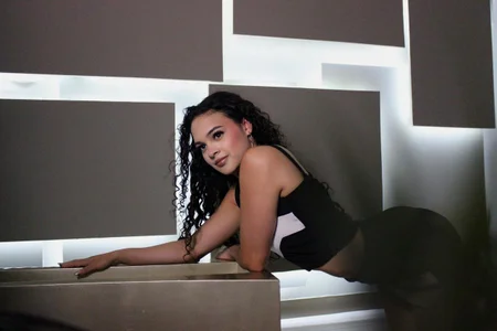 PaulinaSaint Sexy geometry Pic 5