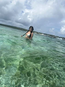 IvonneOwen Days of sun and beach Pic 4