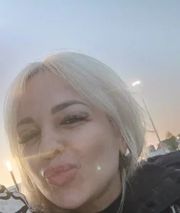 BrianaLush Public Foto