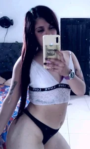 Chanel-Rousse Public Pic 3