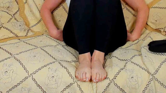 Riley_Annet kullanıcısının Footjob. My bare feet albümü -  9 fotoğraf
