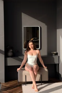 Julie_Rhodes: evening routine ( 2 фото)