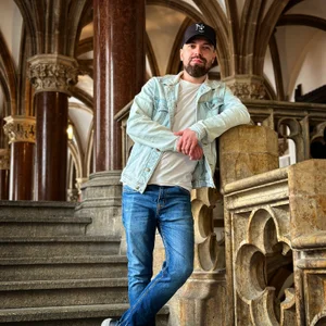 DoubleJake Public صورة واحدة|DoubleJake Public صورتان|DoubleJake Public  4 صور|DoubleJake Public  4 صورة