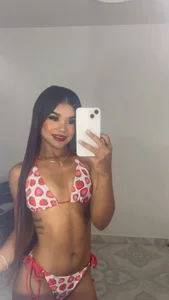 mia_fernandのYour sweet and delicious strawberry💖🔥の 2枚の写真