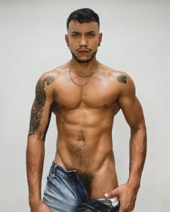 ARON_TAYLER01 Denim  7টি ছবি