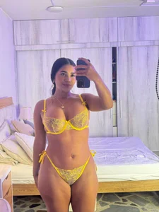 I want to be a slave to your desires...❤️‍🔥💦🥵 od mia_hank  2 snímek