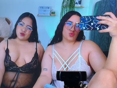 maddie-and-chelsea- Public Immagine  7