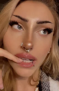 sophia_gold Public Pic