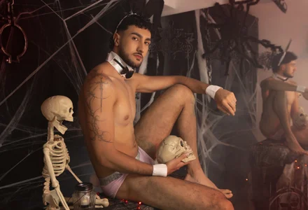 Dean_aimee Happy Halloween! 🕷️ Pic 2