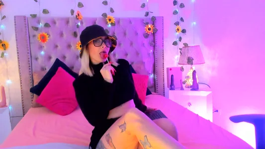 CandieGilson__のBlack sexyの 2枚の写真