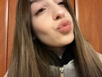 LeanneDinkleのpussy playの枚の写真