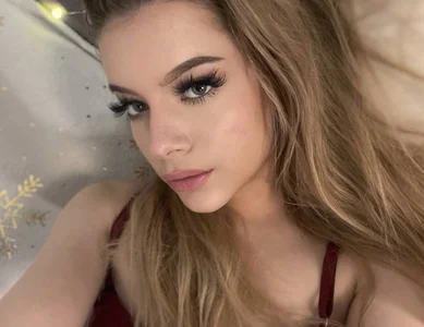 ElletteAle Public Pic