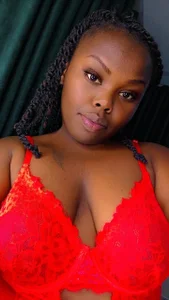 TatyanaNoir Public Pic 3