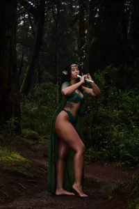 agatha_collins_ a little hot elf Kuva