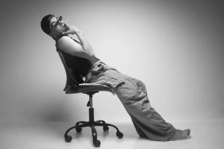 LiamDeep_ Black and White 🤍🖤 Foto 4