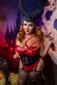 Bigsexxyass Devilish Curves 🔥 Big Ass Temptation Immagine  5