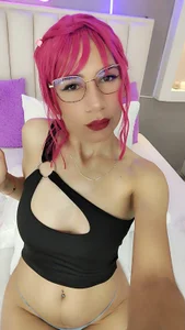 ReyshelSwith Shall we fuck? 🤤 Pic
