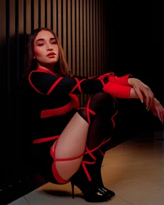 chelsea_bolton_のHappy Halloween🎃の 3枚の写真