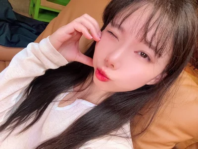 Luna520 Public Pic 4