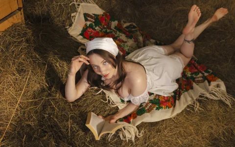 come_in_bed seductive country girl Pic 8