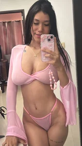 Emiss_Jones I am so sweet and naughty at the same time 🎀🔥 Foto 3