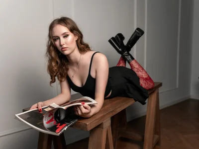 -VivienRay- Black cat in red pantyhose Kuva 2