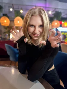 Dinner time is my FAV time ;3 de Kiki_Stacy  5 photos