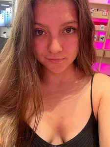 _Alicee Public Pic 2