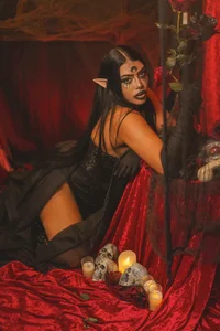 RiriiBrunette__ the goddess of darkness 🖤🐦‍⬛ Billede 3