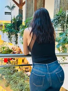 Alejandra_marin_ Shopping day Pic