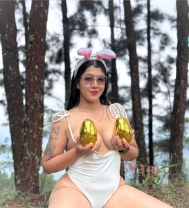 Chloe_Thomsoon_ something sweet for you 🤭💖 Bilde 2