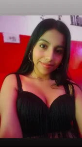 Emma_collins23 Public Pic 2