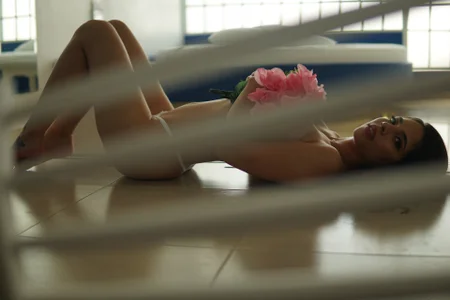 Zoe_Bae Public Pic 4