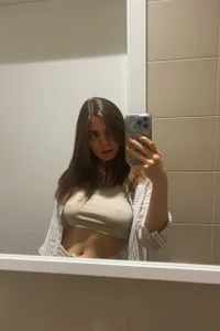 https_sophie's XXX Nude Photo 3