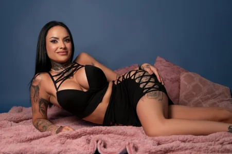 NataliaCristal: Erotic Queen ( 2 фото)