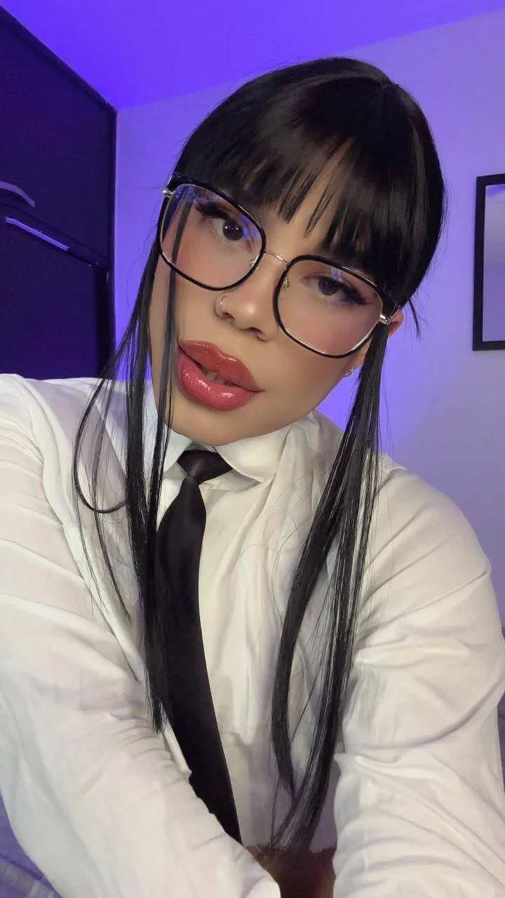 %{count, plural, one {תמונה טרנדית של LucyGiraldo} two {שתי תמונות טרנדיות של LucyGiraldo} many { 951 תמונות טרנדיות של LucyGiraldo} other { 951 תמונות טרנדיות של LucyGiraldo}}