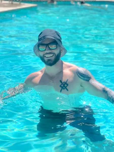 Isaac_Carter Pool day صورة واحدة|Isaac_Carter Pool day صورتان|Isaac_Carter Pool day  5 صور|Isaac_Carter Pool day  5 صورة