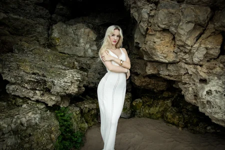 AleksaBlondeのIf you saw me on the beach, what would you do? 🌤️の 6枚の写真