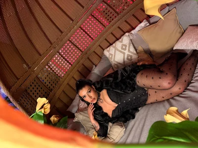 LeahLombardi_ Look my beauty Fotka 4