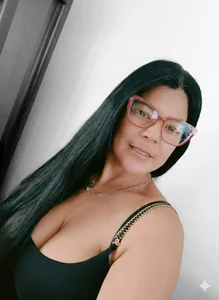 LunaSexMilf Public Pic
