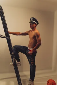 JuniorMorris_のpolicemanの 2枚の写真