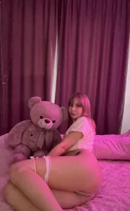 EmiliaMur_ SHY BLONDE GIRL Immagine  7