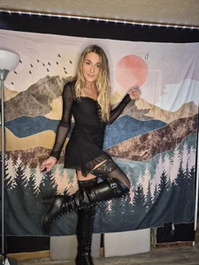 Milamiles98 The Lady In Black 圖片 7